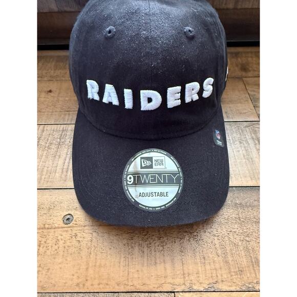 Las Vegas Raiders Hat Cap Strap Back Mens Black NFL Football New Era 9TWENTY - Picture 1 of 8